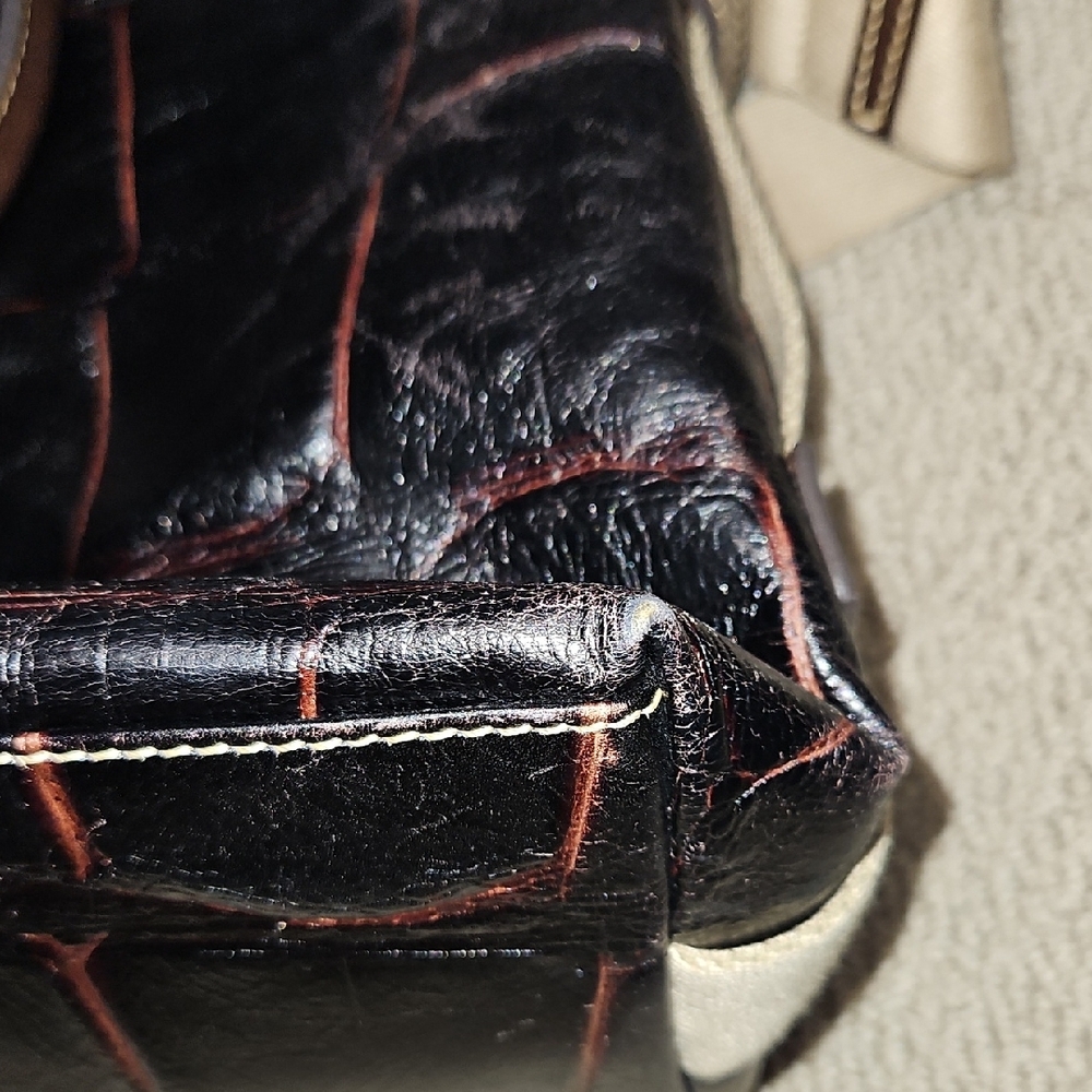 Vintage Condition Dooney&Bourke Brown/Tan Crocodile Embossed Florentine Satchel - Picture 15 of 16